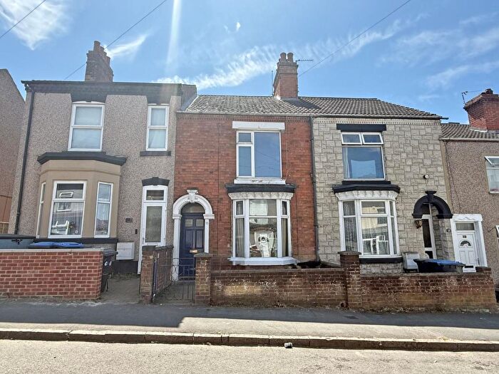 2 Bedroom Terraced House For Sale In Avenue Road, Rugby, CV21
