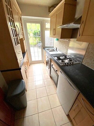 5 Bedroom Terraced House To Rent In Northwood Gardens, Greenford, UB6