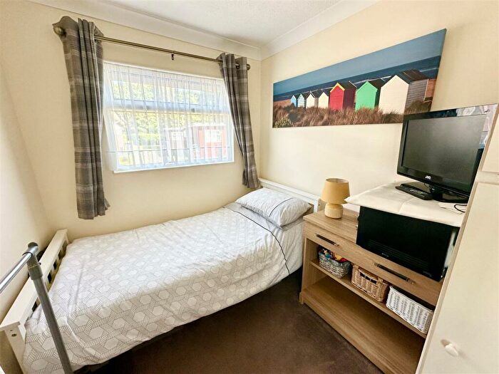 2 Bedroom Chalet For Sale In Broadside Chalet Park, Stalham, NR12