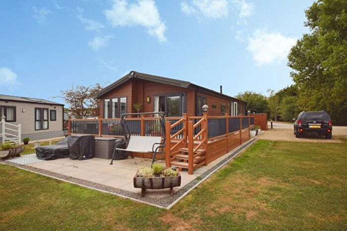 2 Bedroom Park Home For Sale In Kelsey Woods Country Park, Monksthorpe, PE23