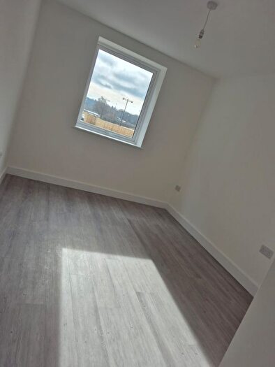2 Bedroom Flat To Rent In Bingley Road, Bradford, BD9