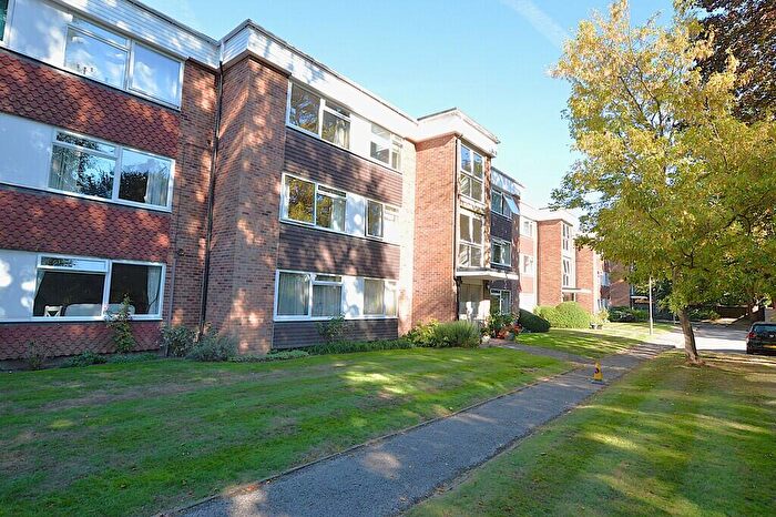 2 Bedroom Apartment For Sale In Doods Park Road, Reigate, RH2
