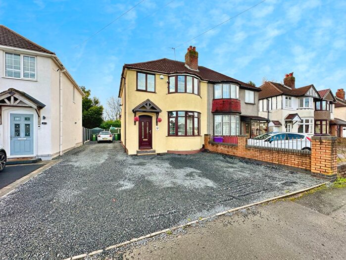 3 Bedroom Semi-Detached House For Sale In Willow Avenue, Wednesfield, Wolverhampton, WV11