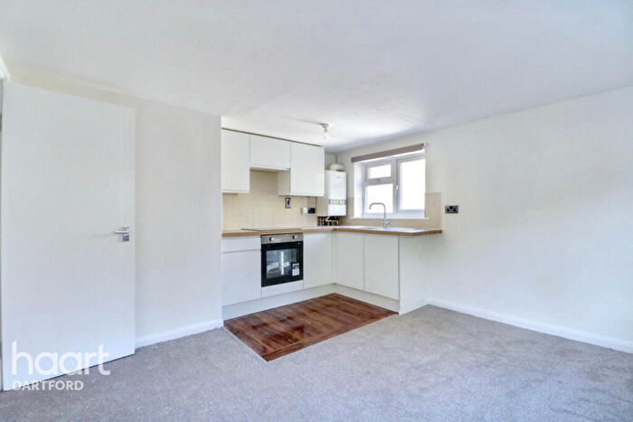 1 Bedroom Flat For Sale In Cobham Terrace, Greenhithe, DA9