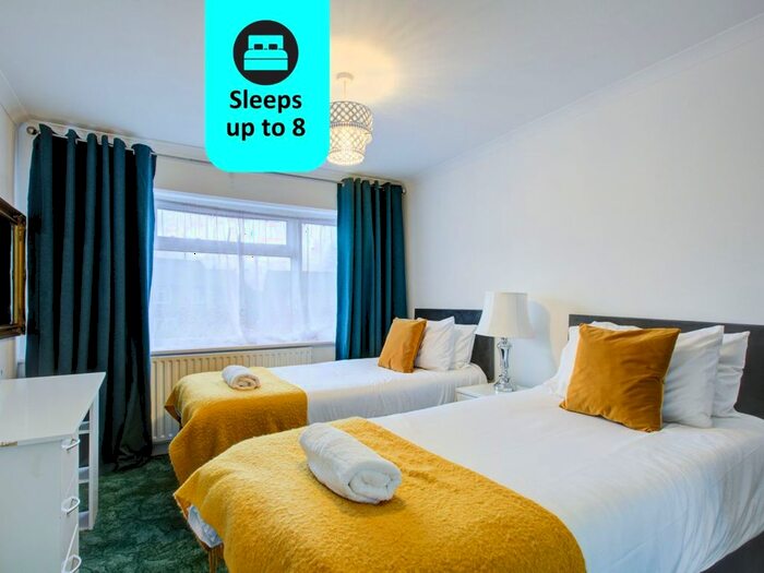 3 Bedroom Flat To Rent In Warnford Road, Reading, RG30