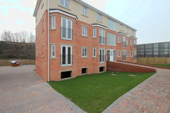 2 Bedroom Flat To Rent In Roman Manor, Stanningley Road, Leeds, LS13