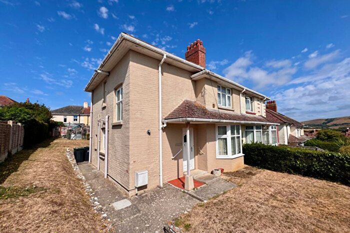 3 Bedroom Semi-Detached House For Sale In Steer Road, Swanage, BH19 - Photo 2