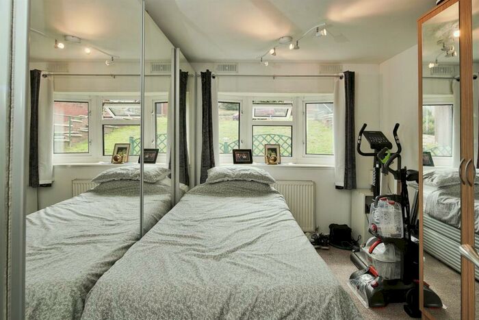 2 Bedroom Detached Bungalow For Sale In Court Farm Road, Newhaven, BN9