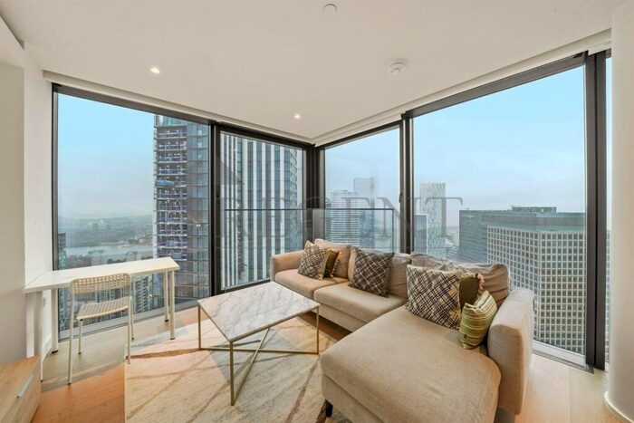 2 Bedroom Apartment To Rent In Hampton House, Marsh Wall, E14