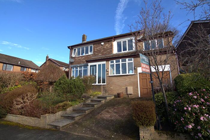 5 Bedroom Detached House For Sale In Heath Road, Glossop, SK13