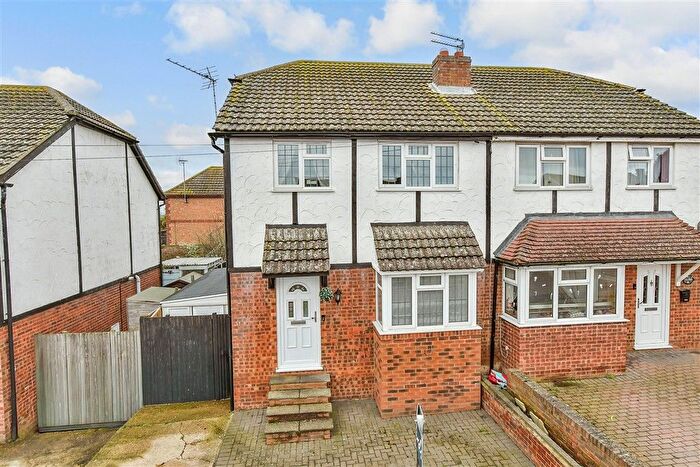 3 Bedroom Semi-Detached House For Sale In Thorn Hill Road, Warden Bay, Sheerness, Kent, ME12