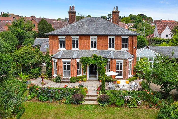 4 Bedroom Link Detached House For Sale In Park Lane, Earls Colne, CO6