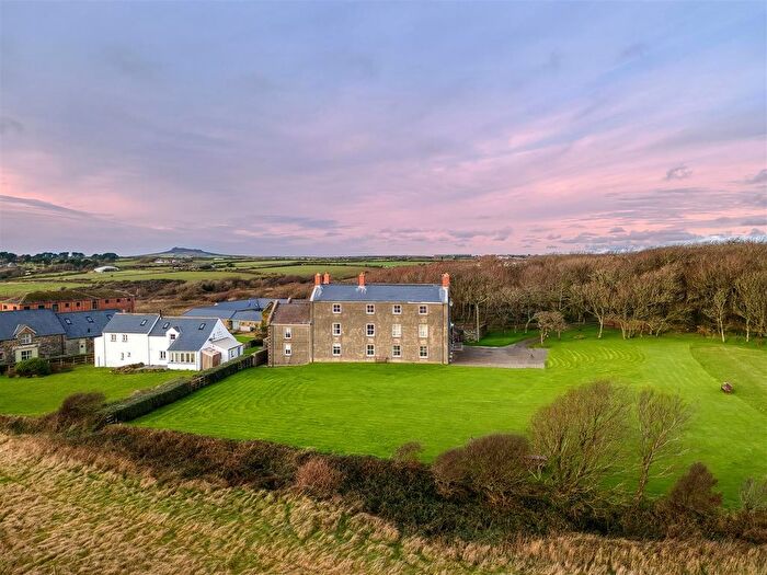 3 Bedroom Flat For Sale In Flat Llanunwas, Solva, Haverfordwest, SA62