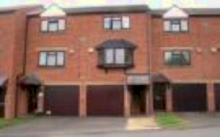 2 Bedroom Town House To Rent In Woodland Way, Birchmoor, Tamworth, B78