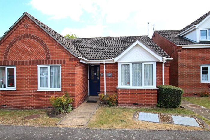 2 Bedroom Semi-Detached Bungalow For Sale In Cedar Close, Market Rasen, LN8