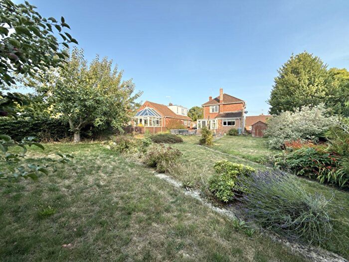 3 Bedroom Detached House For Sale In Tarratt Road, Yeovil, Somerset, BA20