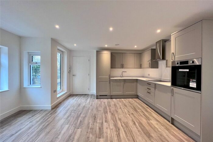 2 Bedroom Flat To Rent In Station Road, Bourne End, SL8