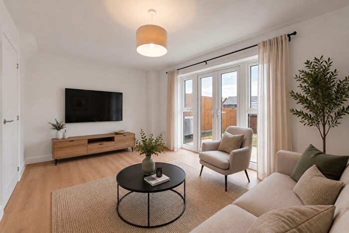 3 Bedroom Semi-Detached House For Sale In Toddington Road, Harlington, LU5