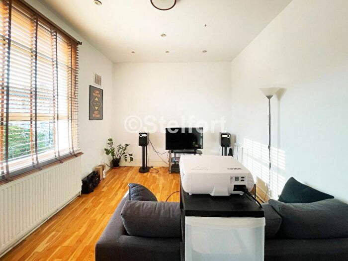 2 Bedroom Apartment To Rent In Bartholomew Road, London, NW5