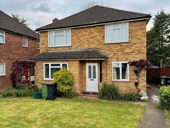 2 Bedroom Ground Maisonette To Rent In Wolsey Close, Worcester Park, London, KT4