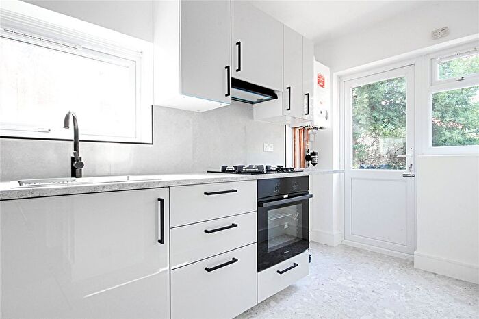 2 Bedroom Maisonette To Rent In Greenmoor Road, Enfield, Greater London, EN3