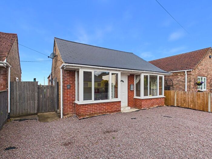 3 Bedroom Detached Bungalow For Sale In Stow Road, Wiggenhall St Mary Magdalen, King's Lynn, PE34