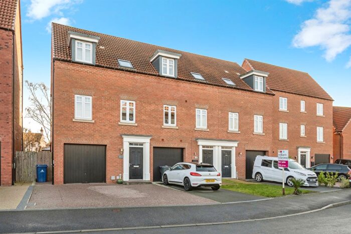 3 Bedroom Property For Sale In Buttermere Crescent, Lakeside, Doncaster, DN4