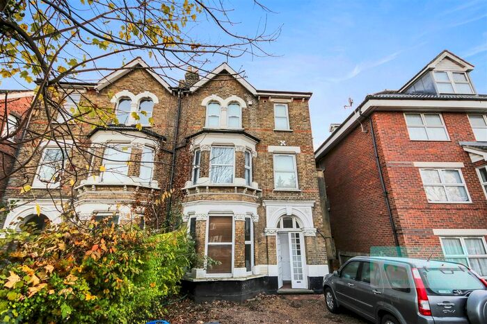 Studio To Rent In Coombe Road, Croydon, CR0