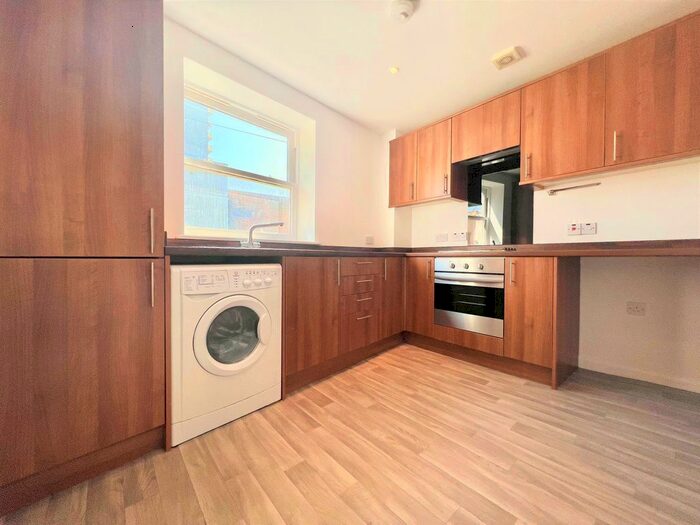 2 Bedroom Flat To Rent In King Street, Ramsgate, CT11