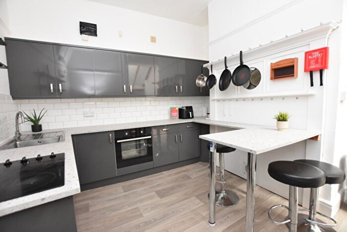 6 Bedroom Terraced House To Rent In Alma Road Avenue, Bristol, BS8