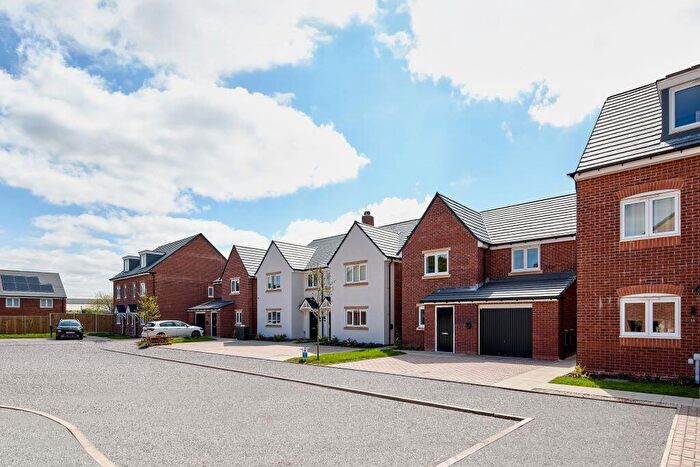3 Bedroom Semi-Detached House For Sale In Wilsons Lane, Bedworth, CV7