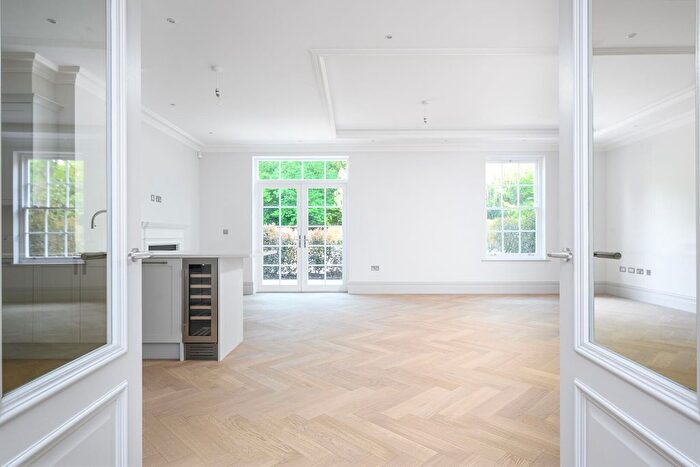 2 Bedroom Flat To Rent In London Road, Sunningdale, SL5