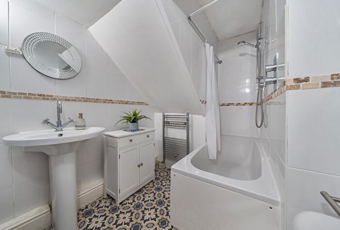 1 Bedroom Flat For Sale In Coronation Road, Southville, Bristol, Bristol City, BS3