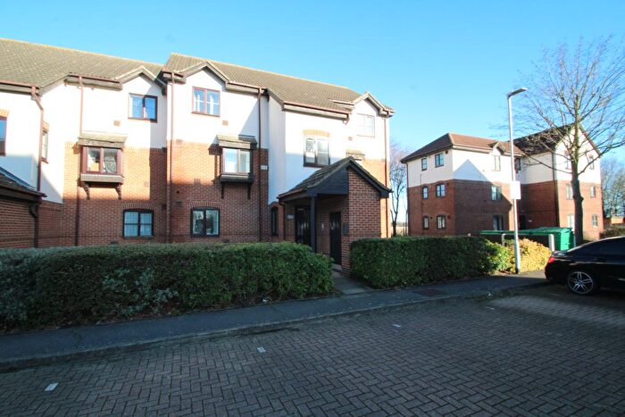 1 Bedroom Flat For Sale In Caroline Place, Harlington, Hayes, UB3