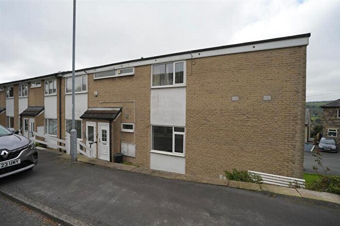 2 Bedroom Flat To Rent In Sunnybank Road, Greetland, Halifax, HX4