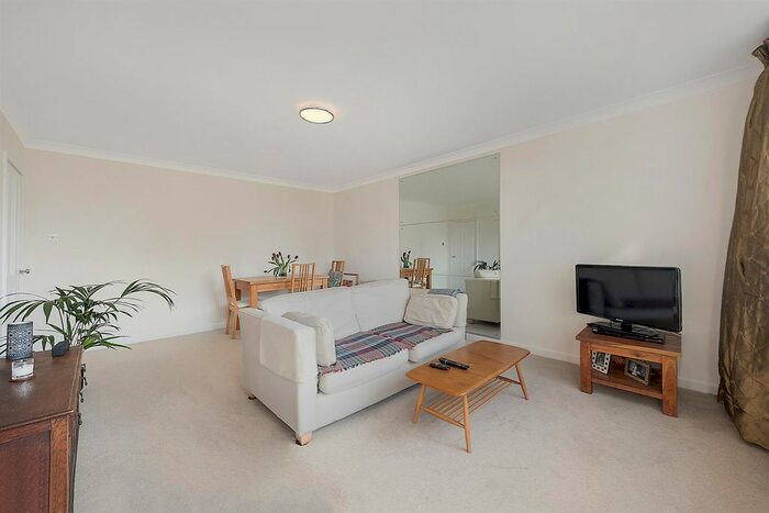 3 Bedroom Flat To Rent In Ranelagh Gardens, London, SW6