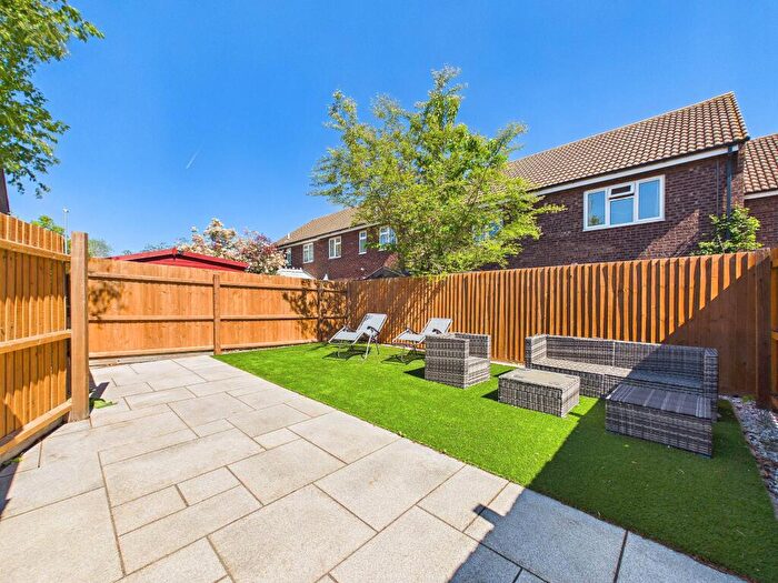 2 Bedroom Maisonette For Sale In Eaton Socon, St. Neots, Cambridgeshire, PE19