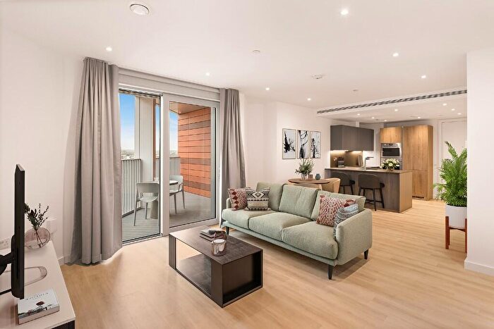 Studio To Rent In Nine Elms Lane, London, SW11