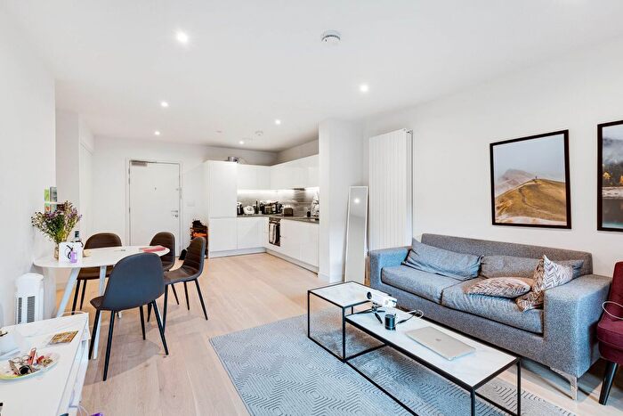 1 Bedroom Flat To Rent In John Cabot House, Clipper Street, London, E16