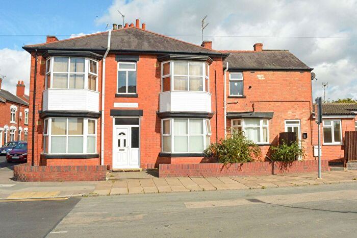 4 Bedroom End Terrace House For Sale In Landseer Road, Clarendon Park, Leicester, LE2