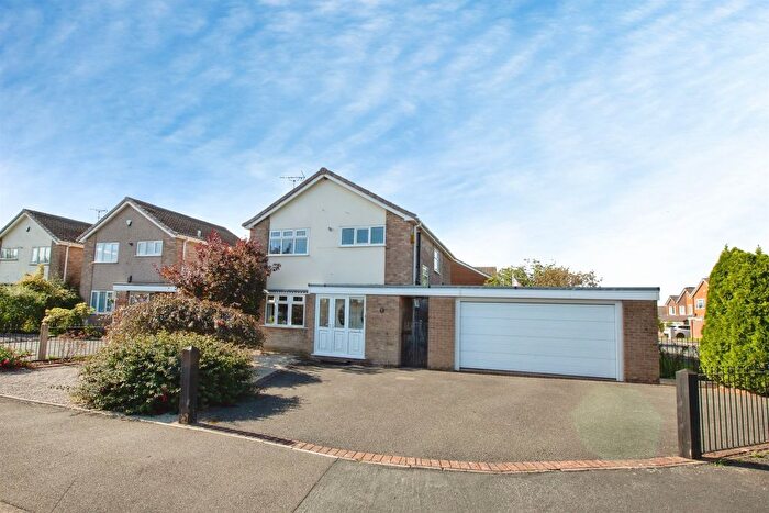 3 Bedroom Detached House For Sale In Rowthorne Avenue, Swanwick, Alfreton, DE55