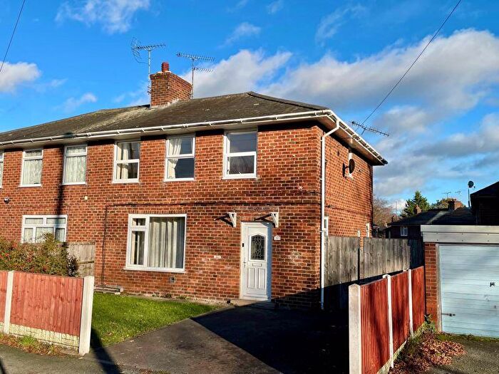 4 Bedroom Semi Detached House For Sale In Oak Drive, Rhosnesni, LL12