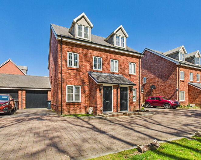 3 Bedroom Semi-Detached House For Sale In Lobelia Drive, Worthing, BN13