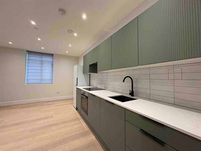 2 Bedroom Flat To Rent In Freshwater House, Dean Park House, BH1