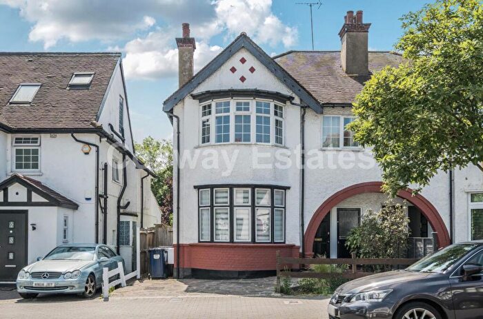 2 Bedroom Flat To Rent In Millway, Mill Hill, NW7