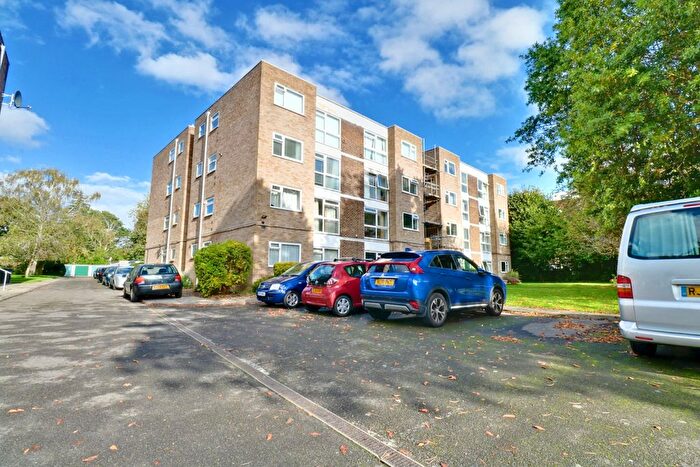 2 Bedroom Flat To Rent In Copers Cope Road, Beckenham, BR3