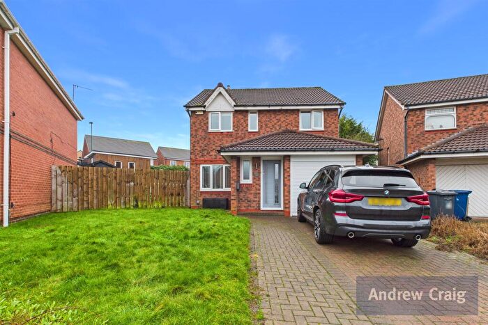 4 Bedroom Semi Detached House For Sale In Woodvale Drive, Hebburn, NE31