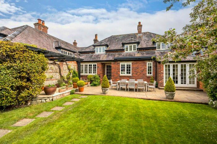 4 Bedroom Semi-Detached House For Sale In Preshaw Estate, Upham, Southampton, SO32