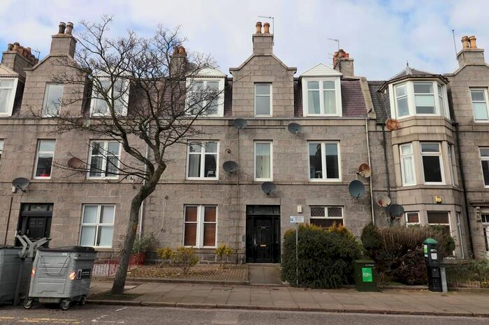 2 Bedroom Flat To Rent In Union Grove, Top Floor Right, AB10