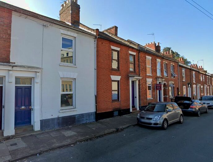 6 Bedroom Terraced House To Rent In Freehold Street, Northampton, NN2